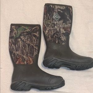Muck boots